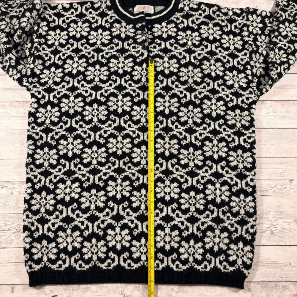 American Weekend Womens Large Black White Snowflake Fair Isle Henley Sweater L - Picture 11 of 14